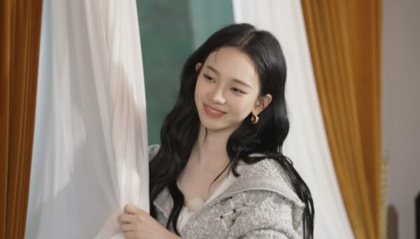 에스파 카리나, &quot;데뷔 전 승무원 준비&quot; 승무원 아닌 아이돌로 데뷔한 비하인드는? &lt; OTT &lt; 뉴스 &lt; 기사본문 -  뉴스버즈(newsbuzz)